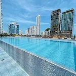 Bocagrande Bay View Gym Jacuzzi Pool